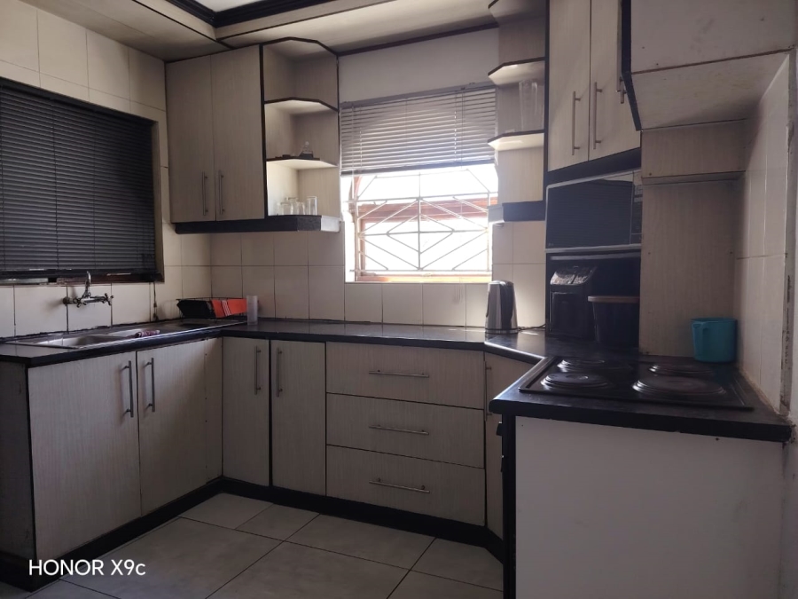 3 Bedroom Property for Sale in Clairewood Western Cape